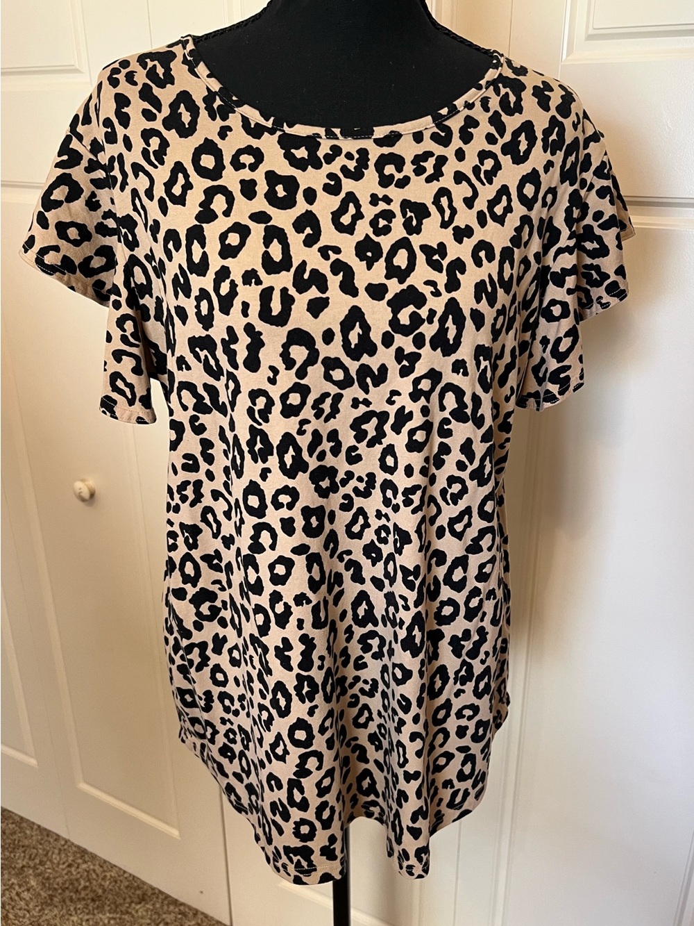Leopard Print Short Sleeve Women’s Top - Beige/Black